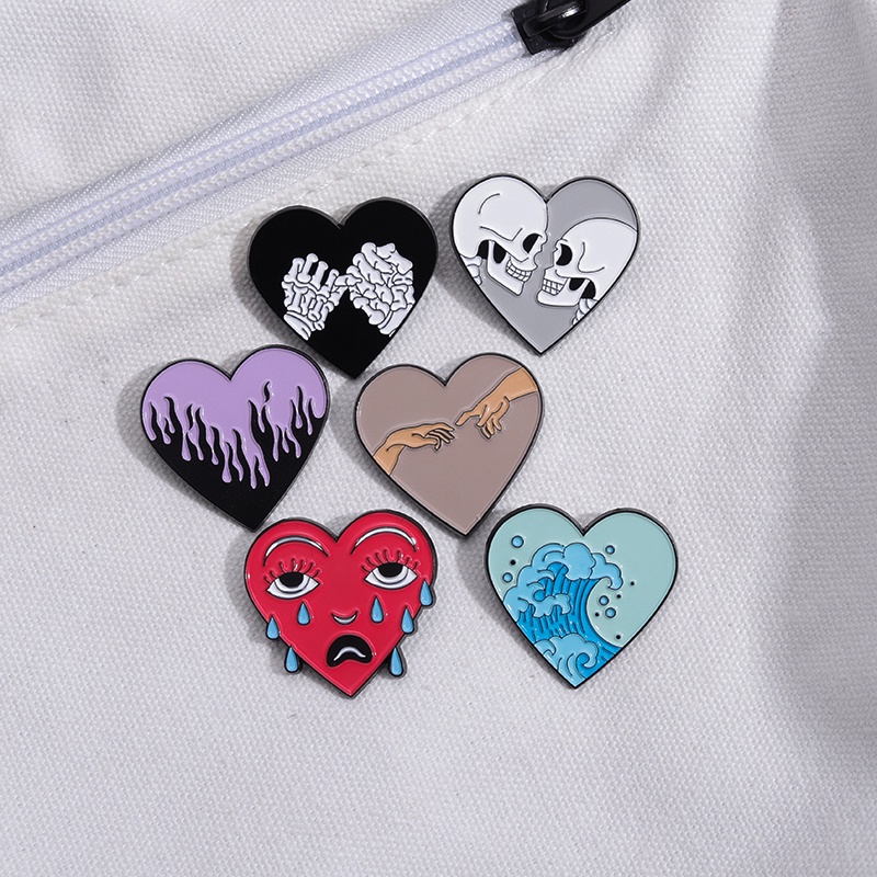 Seni Kreatif Bentuk Hati Enamel Pin Kerangka Tangan Paduan Bros Kerah Lencana Punk Perhiasan Ransel Dekorasi Hadiah