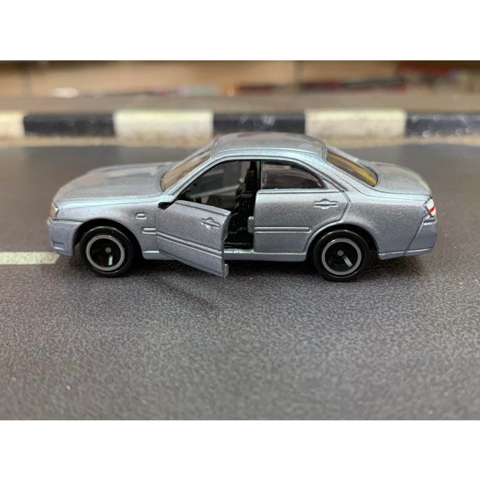 Tomica 30th Anniversary Nissan Gloria Made in China Loose Pack