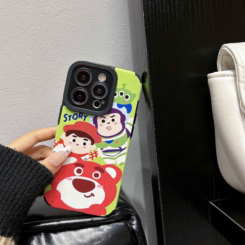 IPHONE Soft case Pelindung Kulit Tekstur Vertikal Kartun Strawberry Bear Untuk Iphone14 13 12 11 Pro Max X XR XS Max7 8 Plus
