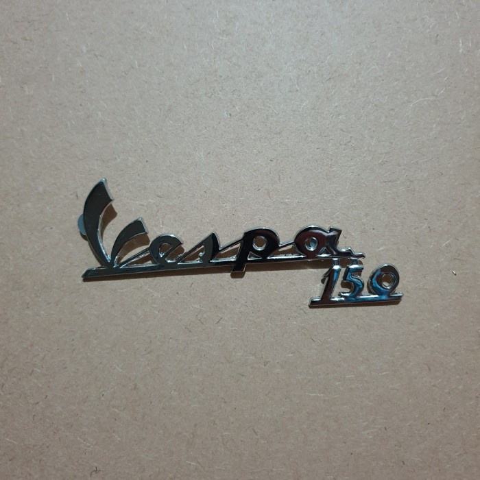 Emblem Vespa Latin Emblem Tulisan Vespa 150 Tebal Chrome Merk Vespa150