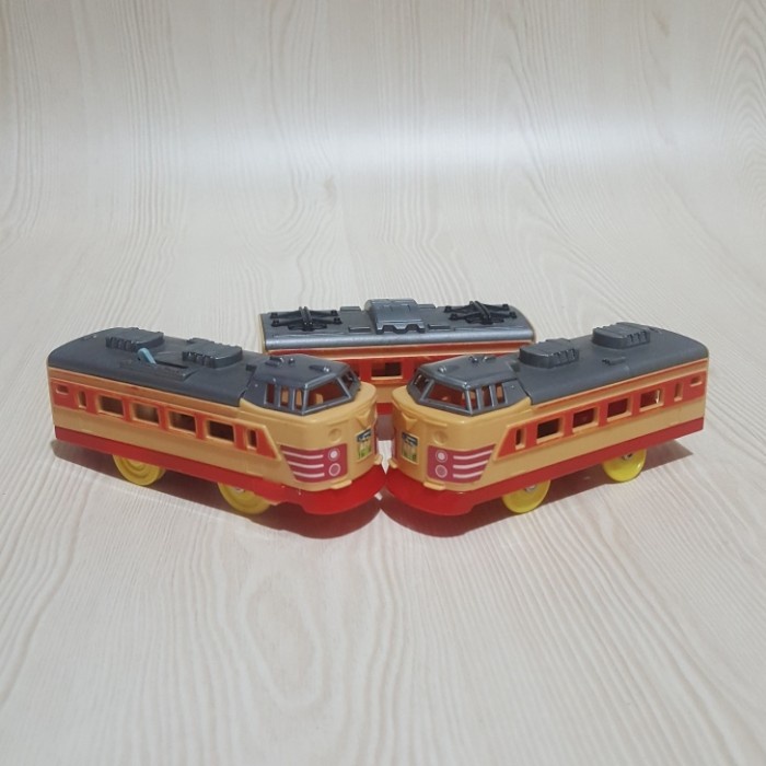Kereta Takara Tomy Plarail express series