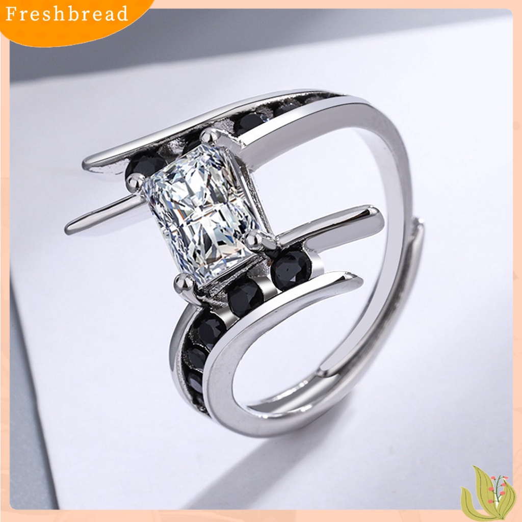 < Freshbread > Bertatahkan Berlian Imitasi Hitam Hias Wanita Cincin Pengerjaan Halus Persegi Cubic Zirconia Spiral Kreatif Cincin Perhiasan Accessaries