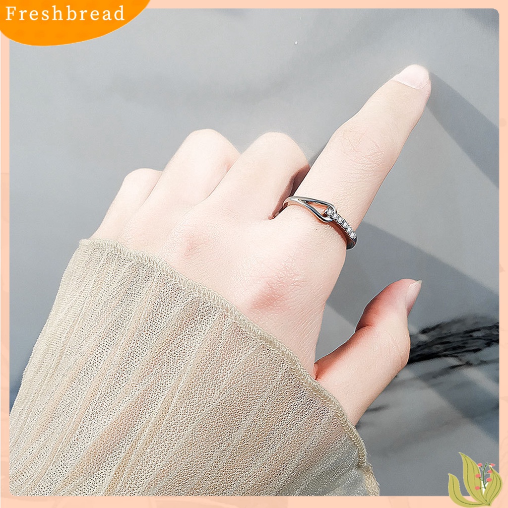 &lt; Freshbread &gt; Wanita Cincin Persimpangan Pembukaan Temperamen Berongga Keluar Berlian Imitasi Cincin Jari Perhiasan Fashion