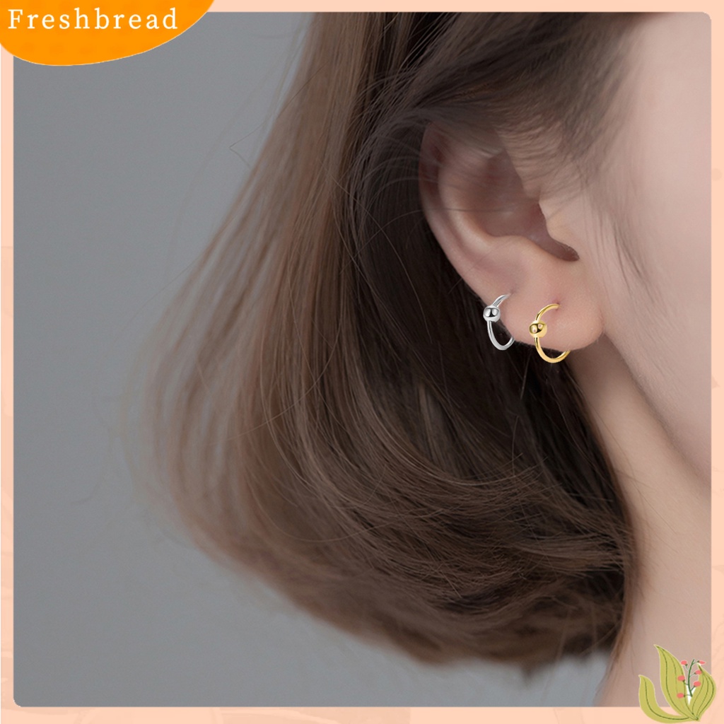 &lt; Freshbread &gt; 2Pcs Ear Studs Circle Round Ball Perhiasan Berongga Keluar Anting Hoop Geometris Untuk Pakaian Sehari-Hari