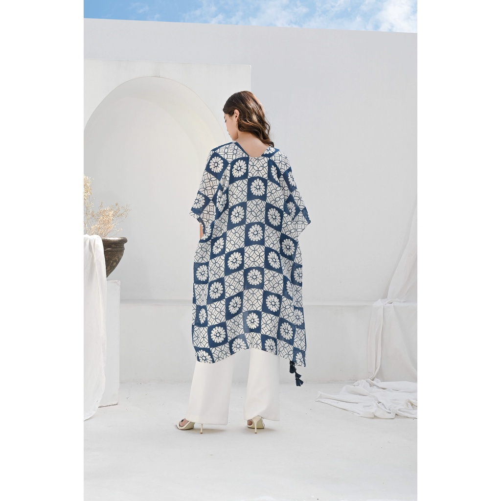 RATU - Lara Outer