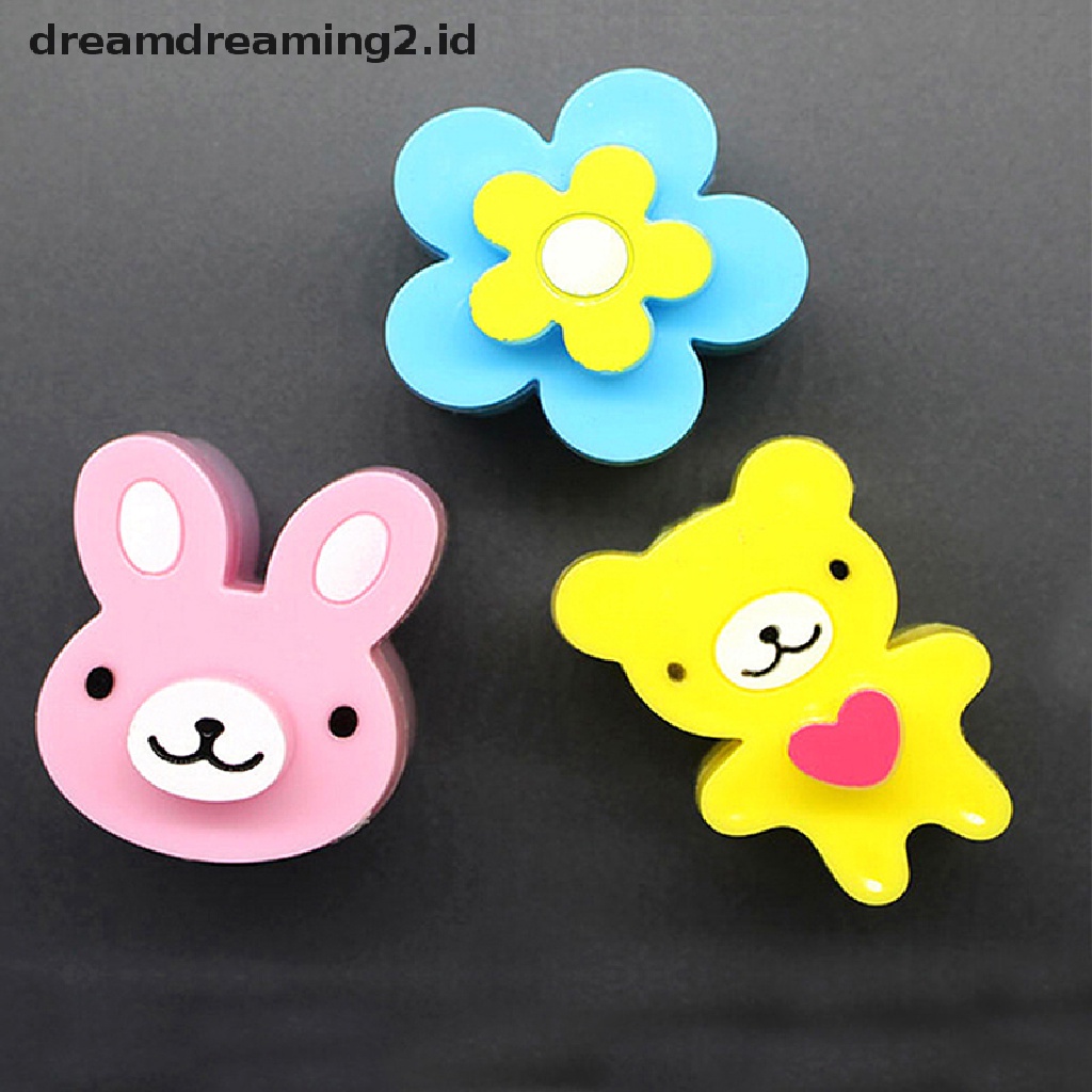 (hot) Cetakan Sandwich Lucu Rabbit Flower Bear Shaped Bread CakeBiscuit Alat Emboss//