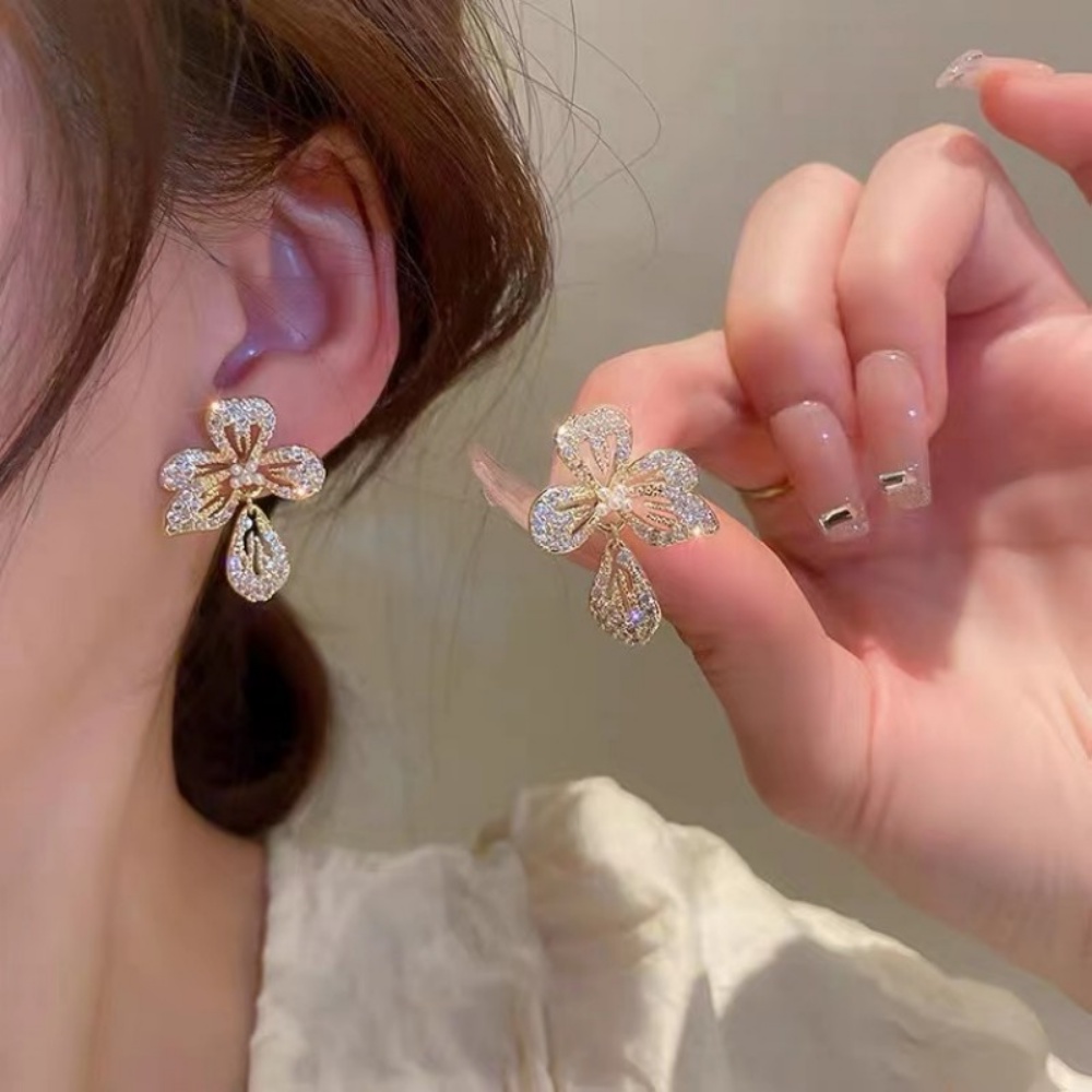 Deartiara Indah Cahaya Mewah Anting Rumput Keberuntungan, Desain Minoritas Perempuan, Anting Baru, Gaya Elegan, Dan Anting Premium