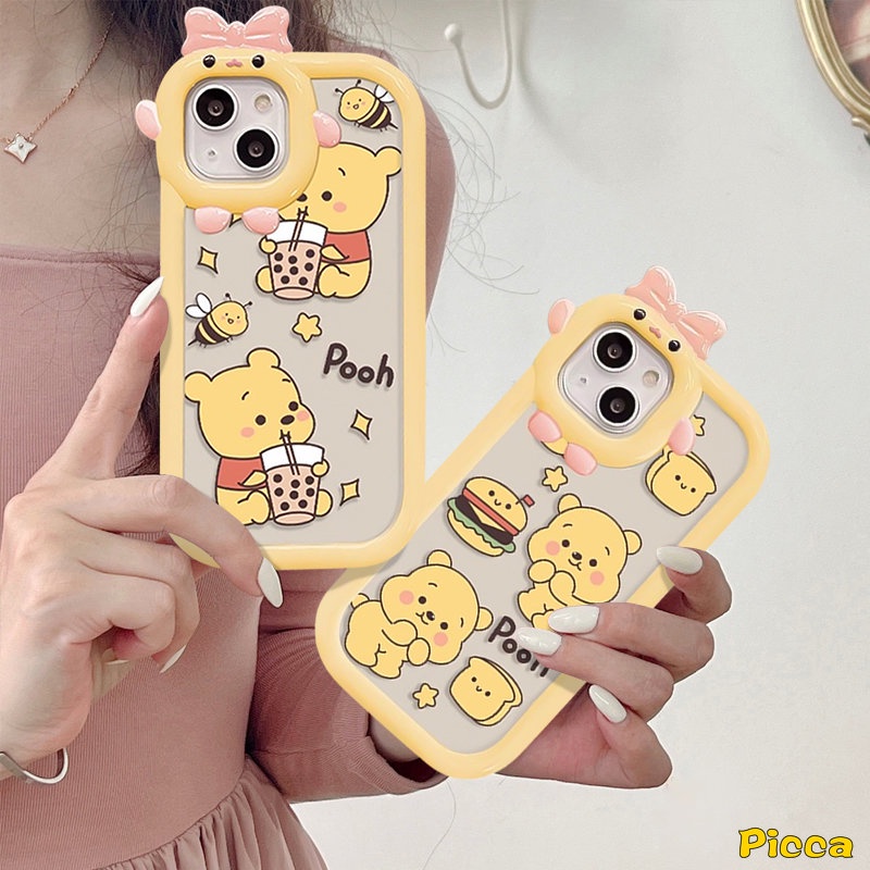 Case Lensa Monster Kecil Ikatan Simpul 3D Kompatibel Untuk iPhone 7Plus XR 11 13 14 12 Pro Max 8 7 6s 6 Plus XS Max X SE 2020 Lucu Winnie the Pooh Teh Susu Kartun Beruang Lembut Tpu Cover