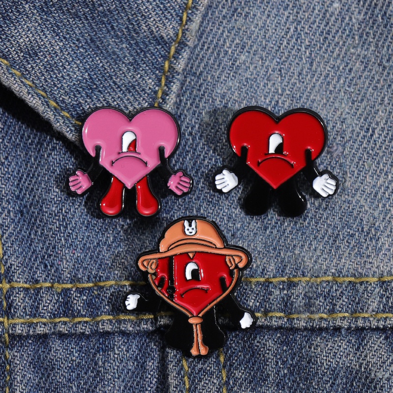 Kartun Lucu Bad Bunny Enamel Pin Merah Hati Rapper Kerah Bros Lencana Ransel Aksesoris Perhiasan Hadiah Bros Untuk Teman