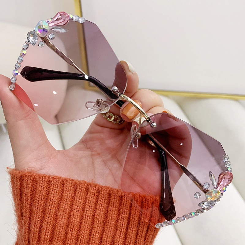 (YUZHU) Korean Fashion Oversized Rimless Sunglasses Metal Diamond Kacamata Hitam Anti UV Untuk Wanita