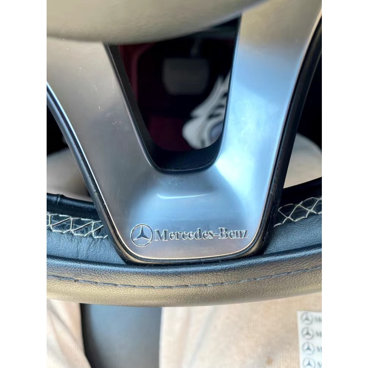 Mercedes Benz Logo 3D Exterior Metal Sticker Interior Mobil Stiker Hias Jendela Creative Sticker Untuk Benz AMG W210 W203 W204 W211 W205 W212 W203 C200 E350 A180 CLA A45 C200 GLC