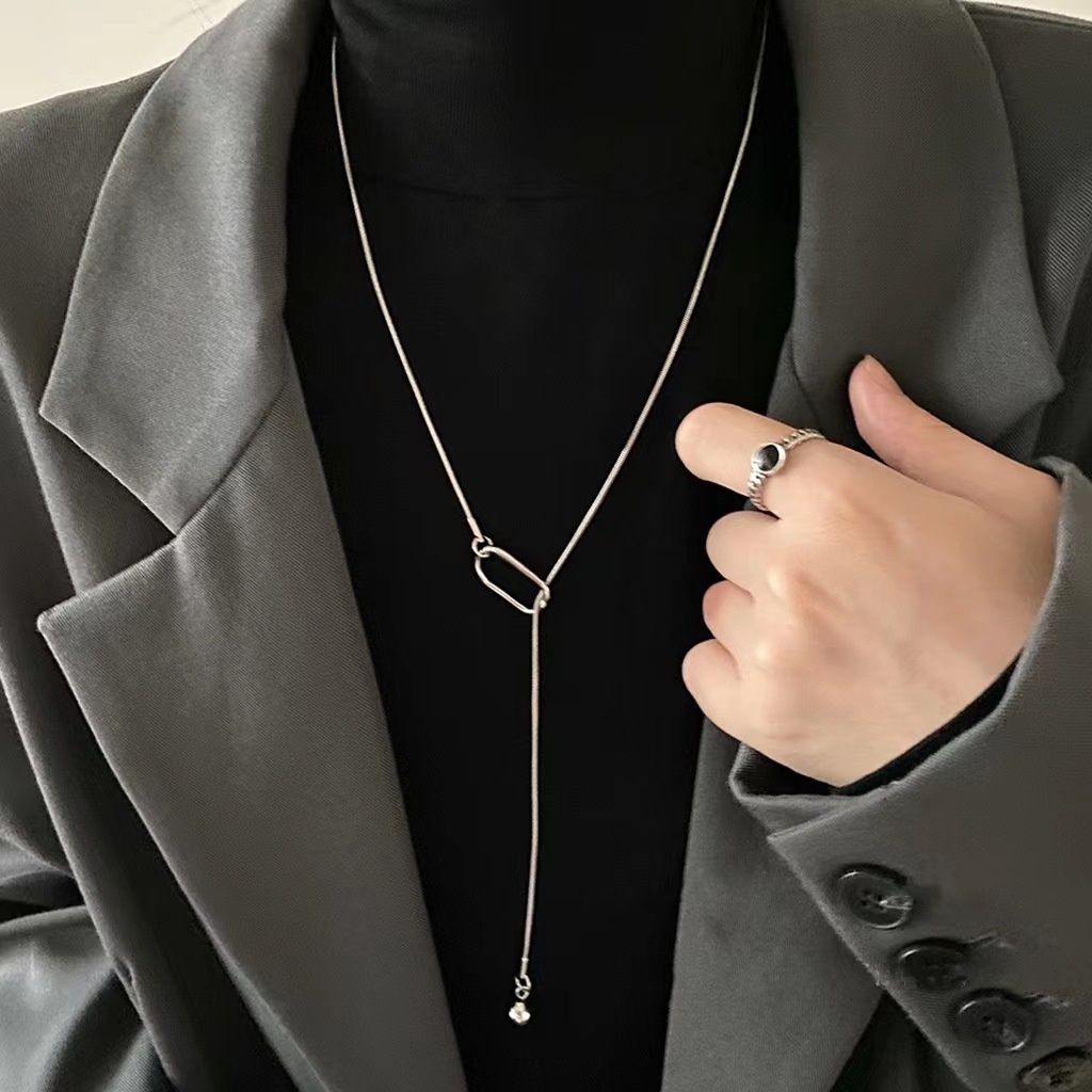 Gaya Keren Perak Putaran Manik Sweater Rantai Pria Wanita ins Trendi Sederhana Kalung Niche Desain Geometris Berongga Kalung