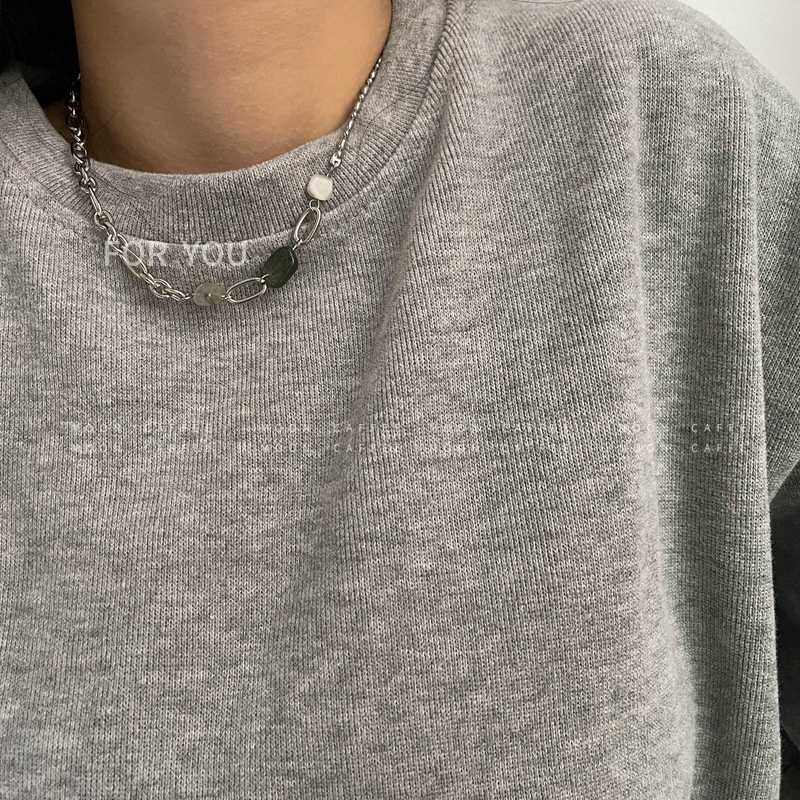 Kalung Baja Titanium Perempuan Retro Kerikil Mutiara Air Tawar Manik-Manik Gadis Panas Kalung Niche Desain Rantai Klavikula Kalung Leher