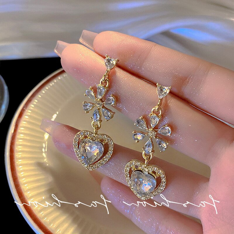 Anting Korea Kristal Berlian Imitasi Hati Untuk Wanita