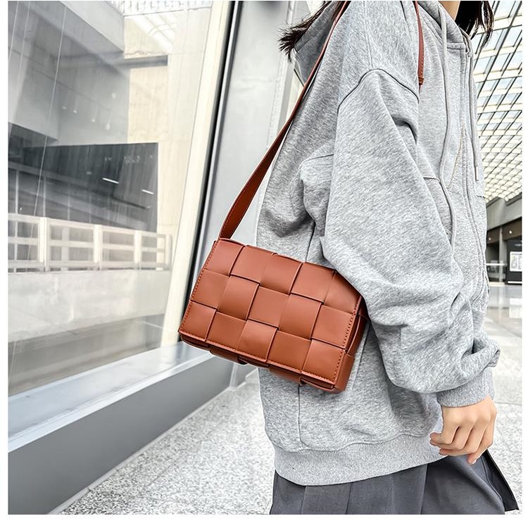 [TERLARIS] Tas Selempang Pria Kulit Tas Kecil Tas Jalan Pria Anyaman METRO WARNA LX_Store