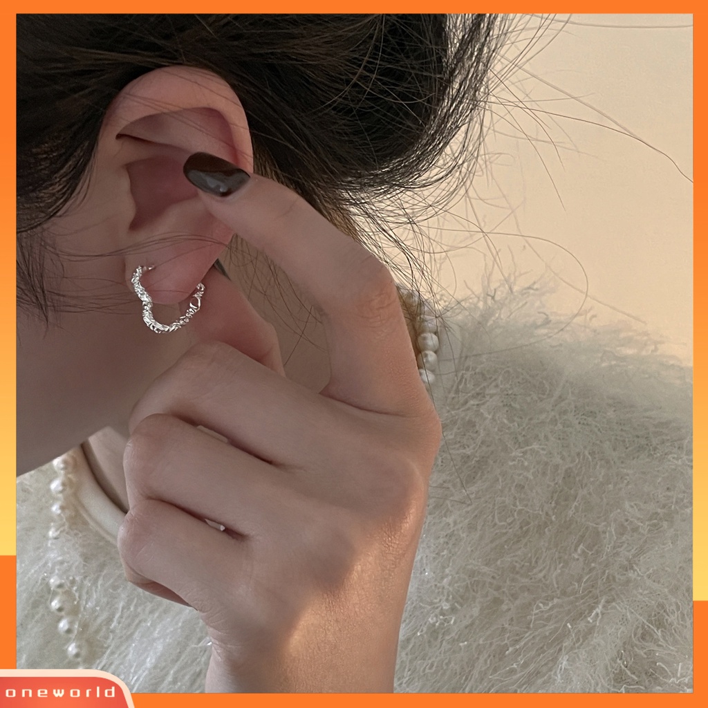 [OWR] 1pasang Telinga Jepit Pola Tridimensi Geometris Temperamen Berongga Perak Jarum Dekorasi Ornamen Bertekstur Jantung Hoop Anting Perhiasan Fashion