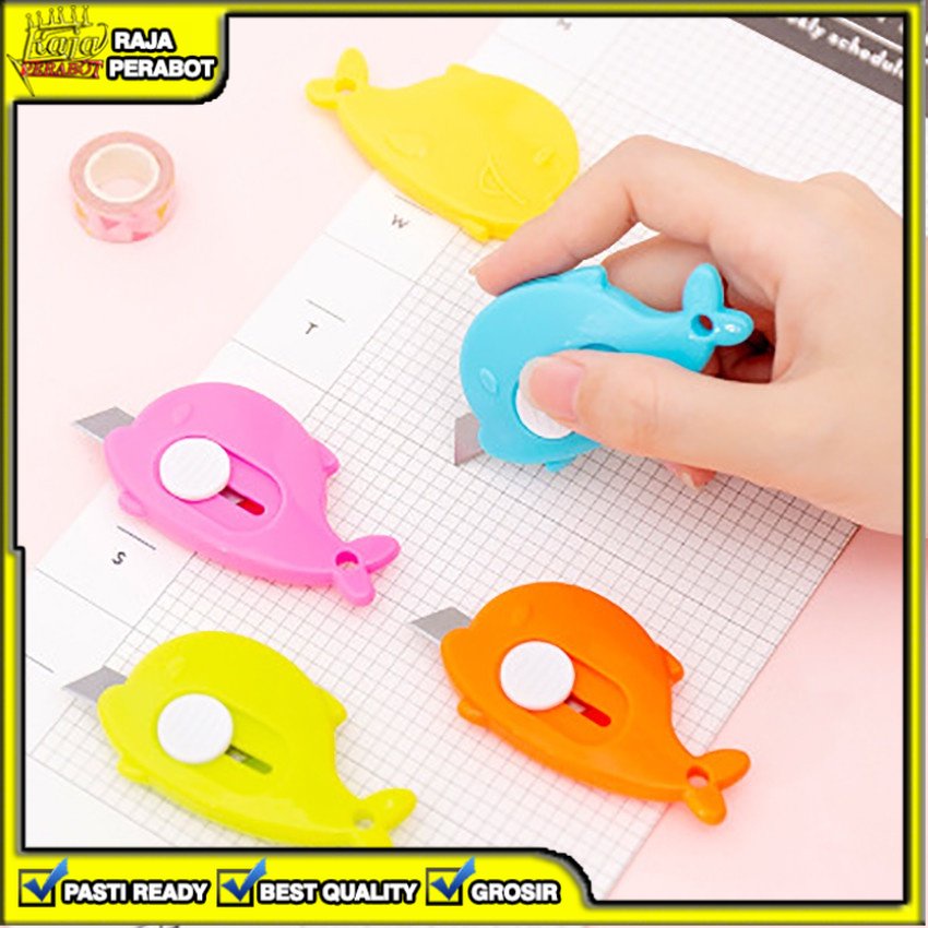 

[RPB] PISAU PEMOTONG CUTTER MINI KARAKTER KERTAS PLASTIK UNBOXING TRAVEL SIZE ALAT TULIS SEKOLAH