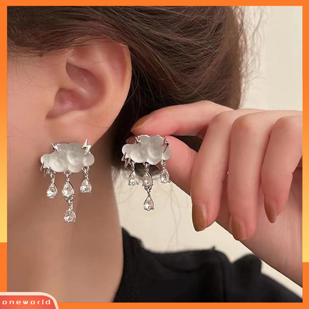 [EONE] 1pasang Anting Pejantan Desain Awan Hujan Elegan Temperamen Hadiah Menyenangkan Kristal Imitasi Raindrop Pendant Menjuntai Anting Perhiasan Fashion