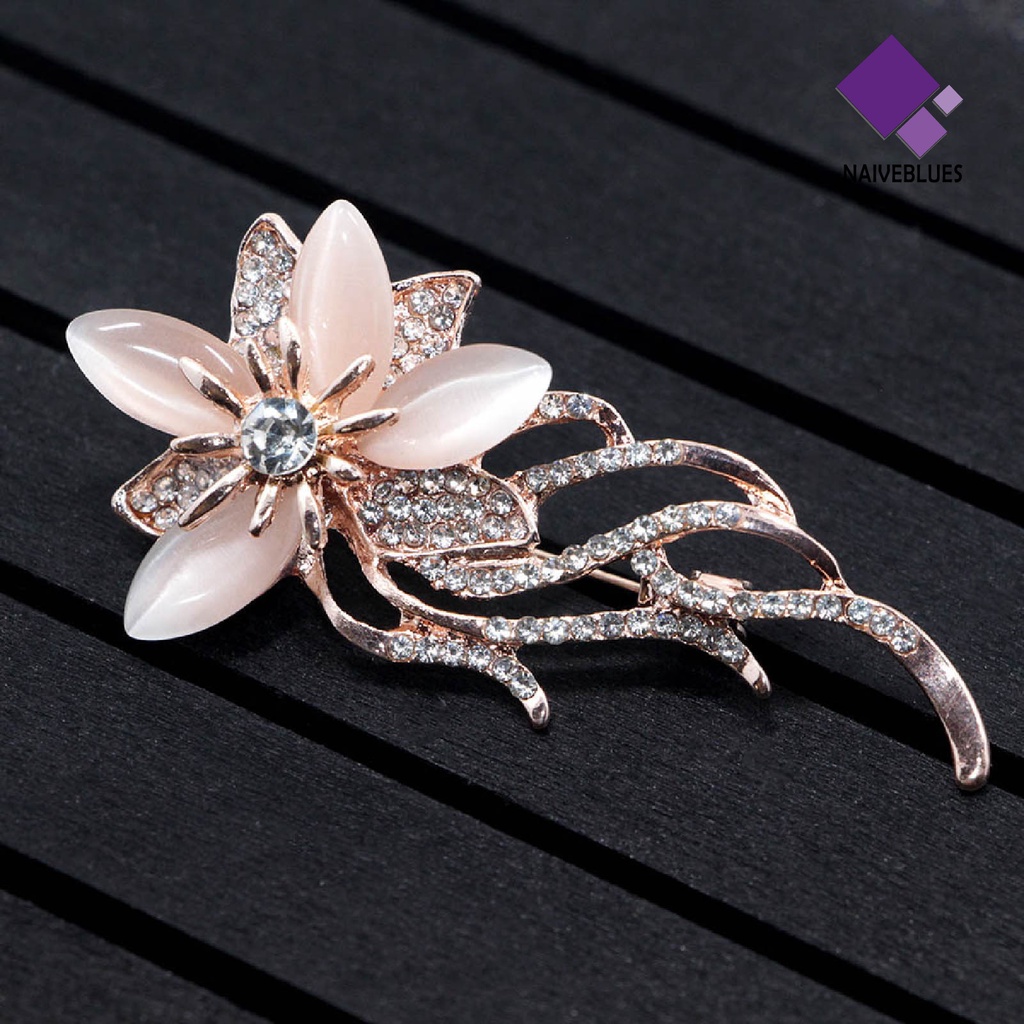 &lt; Naiveblues &gt; Brooch Pin Bros Bunga Wanita Bahan Alloy Mengkilap Untuk Perjamuan