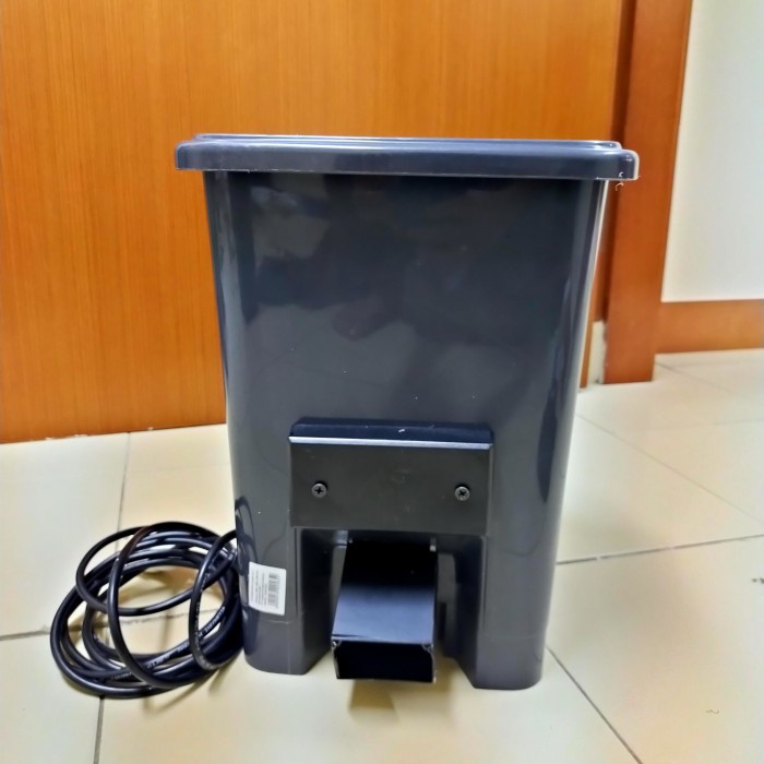 Auto Feeder Ikan Koi
