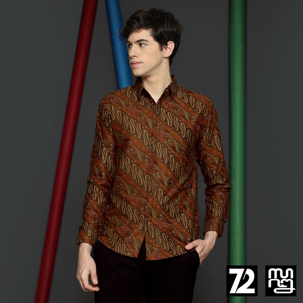 BAJU BATIK PRIA Kemeja Lengan Panjang Slimfit Premium Motif Parang Warna Orange Oranye 723723 Cap 72 - Baju Kemeja Atasan Pakaian Setelan Batik Pria Cowok Laki Laki Remaja Keluarga Kantor Lengan Panjang Modern Slimfit Slim Fit Premium Kekinian