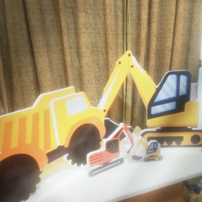 standing karakter styrofoam dekorasi 80 cm