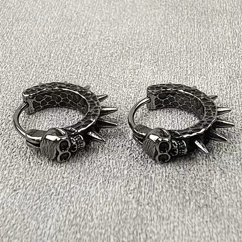 Anting Hoop Jarum Tengkorak Hitam Vintage Untuk Pria Punk Rivet Gaya Rock Skeleton Earring Aksesoris Perhiasan Laki-Laki