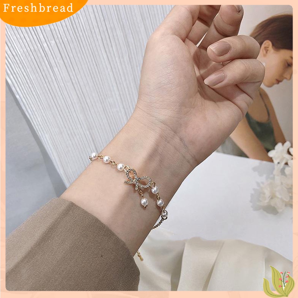 &lt; Freshbread &gt; Wanita Gelang Berlian Imitasi Manis Eye-catching Adjustable All-match Perhiasan Hadiah Geometris Wanita Busur Mutiara Imitasi Pesona Gelang Tangan Rantai Untuk Kehidupan Sehari-Hari