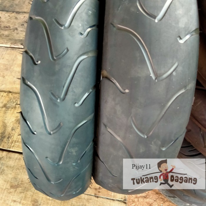 sepasang ban NMAX merk IRC