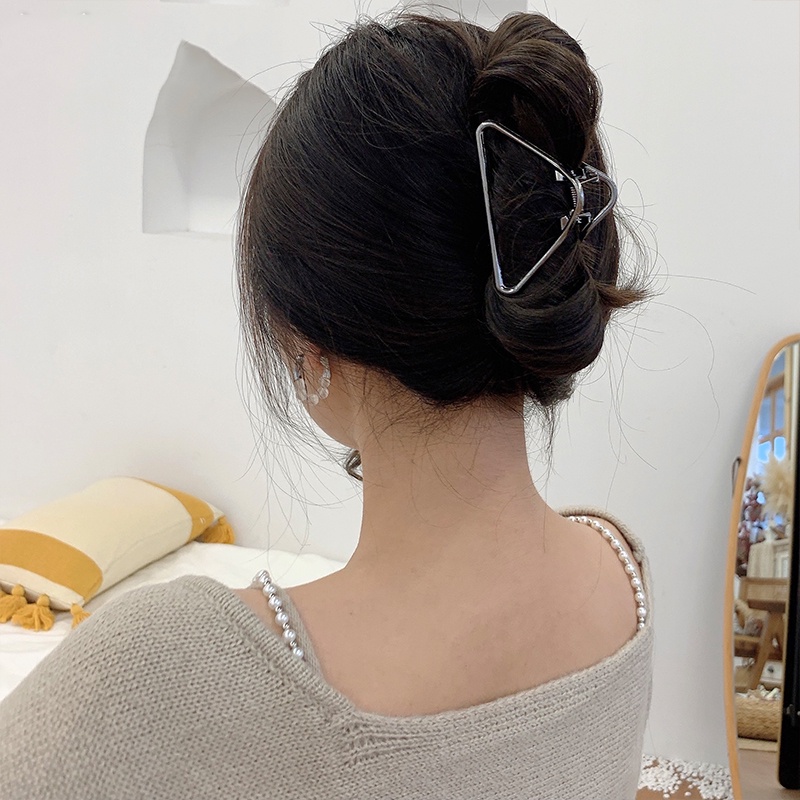 Papaozhu Trendi Perak Logam Segitiga Rambut Cakar Klip Untuk Wanita Perempuan Sederhana Berongga Geometris Rambut Bun Maker Temperamen Ponytail Holder