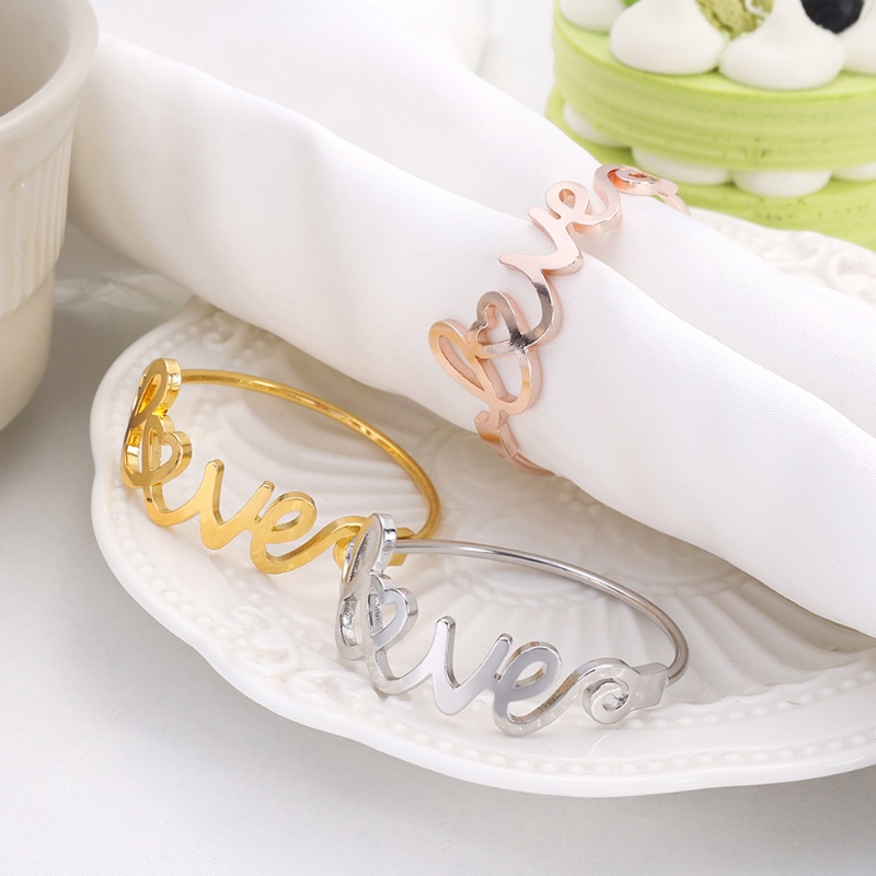 Cincin Serbet Desain Surat Cinta Logam Yang Indah Emas/Perak/Rose Gold Yang Modis Pemegang Handuk Gesper Perjamuan Pernikahan Dekorasi Meja Rumah Hotel
