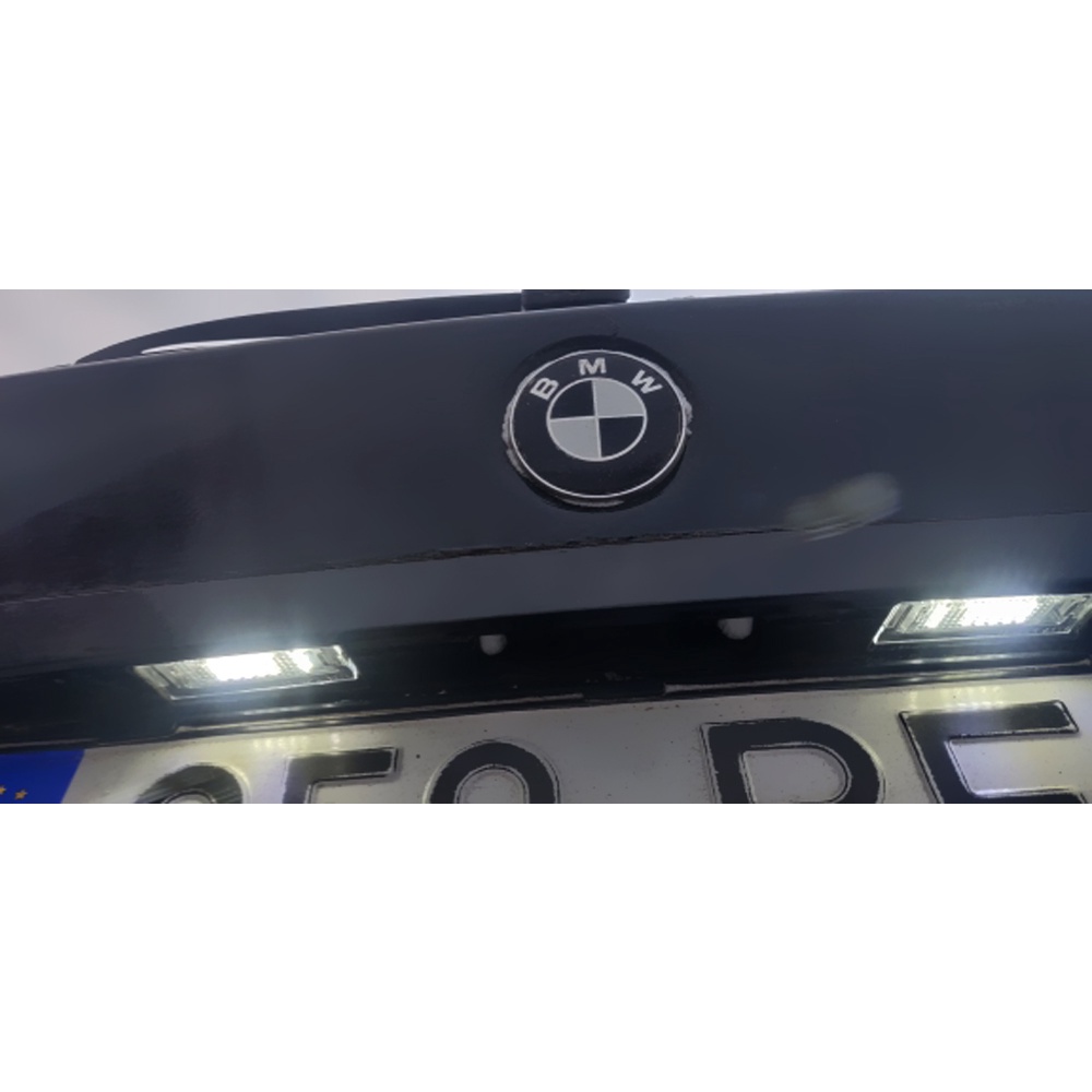 2pcs Lampu Plat Nomor LED Plat Lampu Untuk BMW 5-Series E39 5pintu Wagon Touring 520i 520d 525i 525d 530i 530d 1996-2002