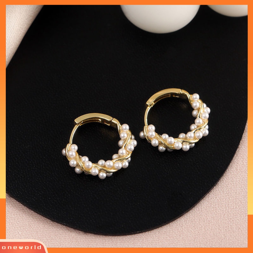 [EONE] 1pasang Anting Hoop Cahaya Mewah Temperamen Mutiara Imitasi Minimalis Geometris Hias Hadiah Wanita Anting Lingkaran Perhiasan Pesta Aksesori Busana