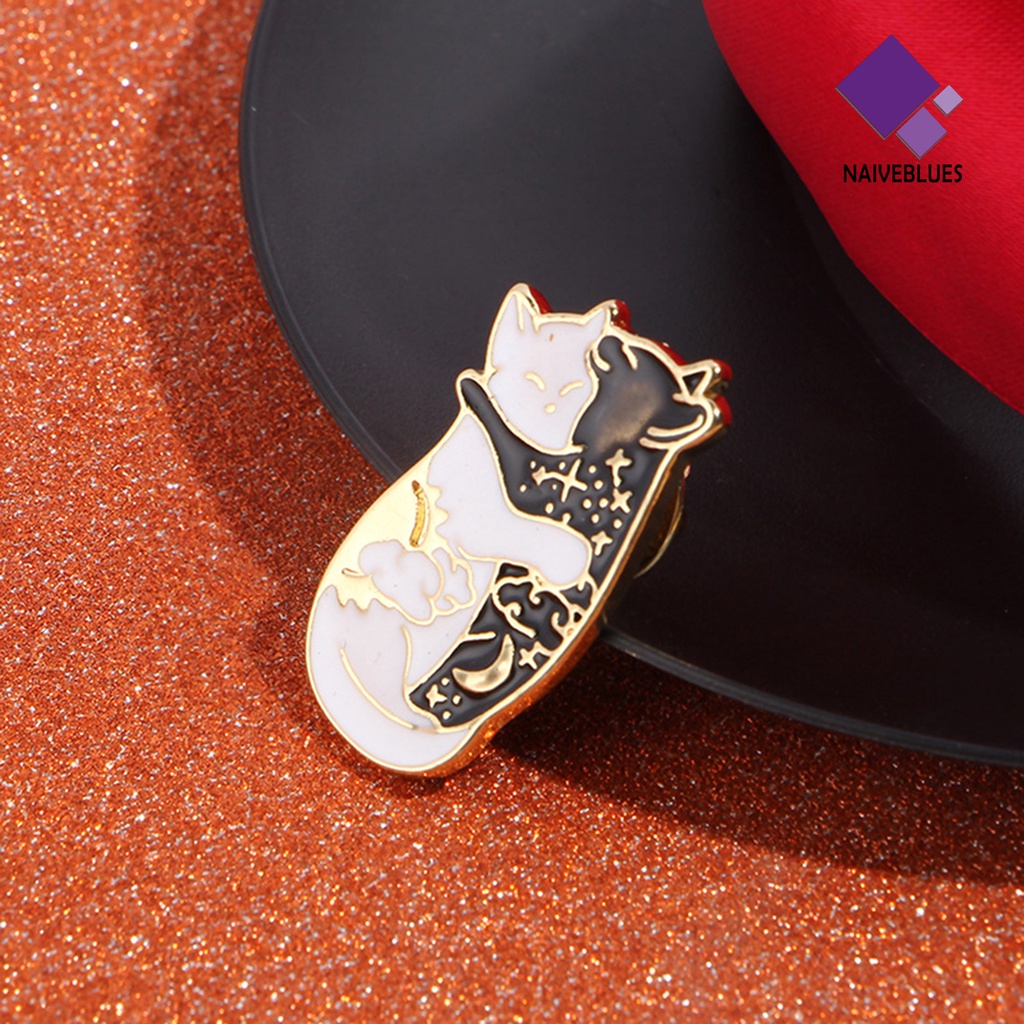 &lt; Naiveblues &gt; Bros Hitam Putih Hugging Cats Enamel Alloy Jaket Kerah Lencana Pin Untuk Pakaian
