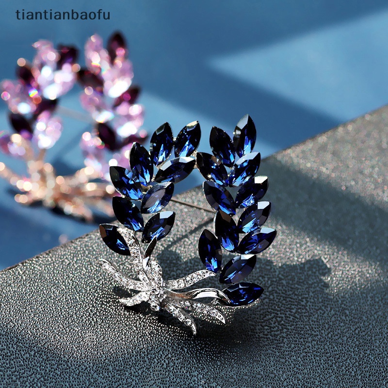 [tiantianbaofu] Kristal Baru Bauhinia Bouquet Bros Bunga Wanita Fashion Berlian Imitasi Pin Perhiasan Butik