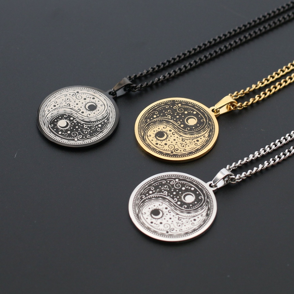 [X C Kalung] Baru Emas Dan Perak Hip Hop Punk Vintage Kreatif Yin Yang Tai Chi Titanium Steel Liontin Kalung Anti Karat Untuk Pria Dan Wanita Festival Hadiah Perhiasan