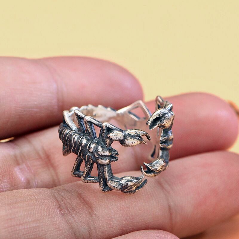 Bold Cincin Scorpion Vintage Untuk Pria Dengan Band Adjustable, Aksesori Yang Cocok Untuk Trendsetter