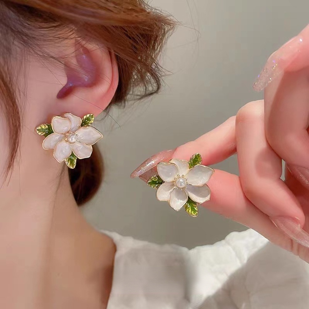 Deartiara French Vintage Gardenia Blossom Drops Oil Flower Earrings Desain Kecil Gaya Cahaya Anting Mewah