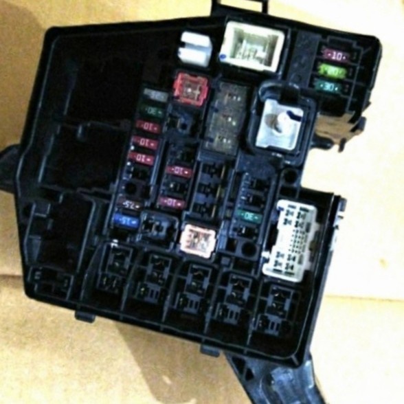 fuse box sekring sikring toyota new yaris vios dan limo orisinil
