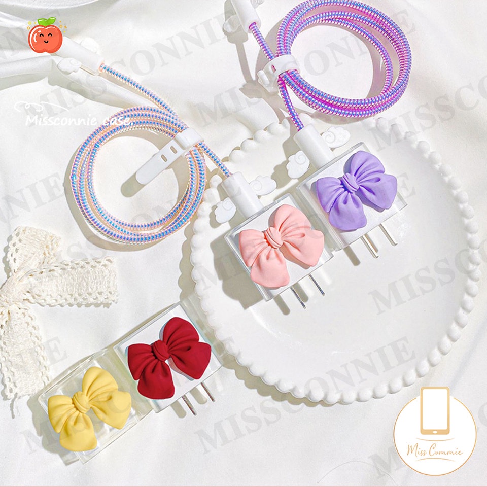 Cute Strawberry Bear Toy Story Love Heart 5in1 Set Lengan Kabel Data Tepi Bergelombang Kompatibel Untuk Apple 18/20W Adapter Charger Soft Cover Dengan Pelindung Gigitan Kabel Ikatan Simpul Yang Indah