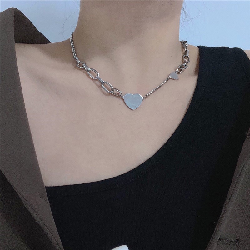 Ins Gaya Keren Peach Hati Kalung~Unique Disc Temperamen Cinta Desain Niche Eropa Amerika Merasakan Rantai Klavikula Perempuan