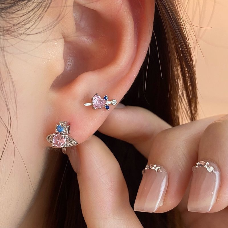 Anting Tusuk Bentuk Tulang Telinga Beruang Hati Zircon Warna Pink Gaya Korea Untuk Wanita