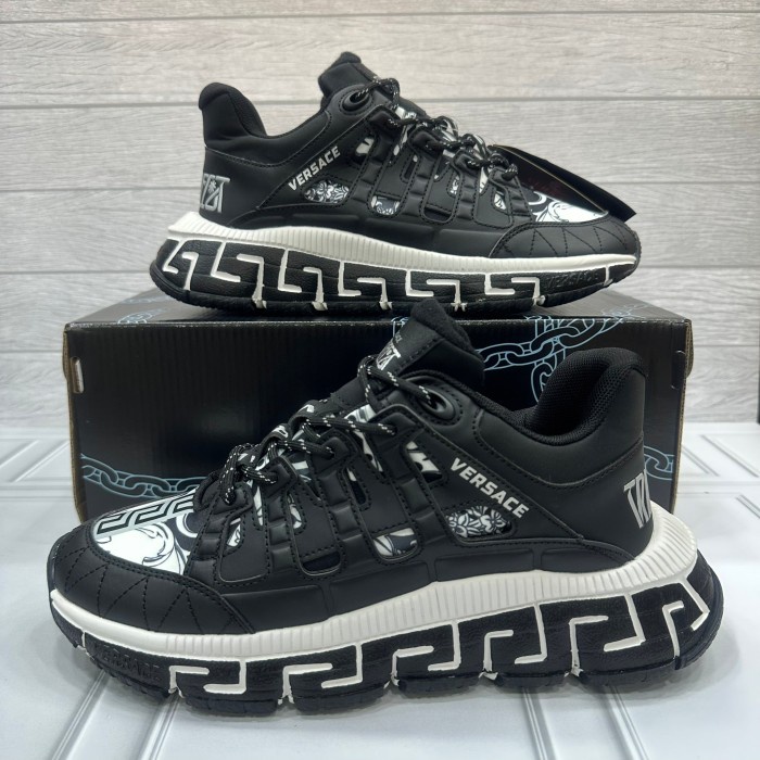 SEPATU VERSACE TRIGRECA BLACK WHITE - BLACK WHITE, 40
