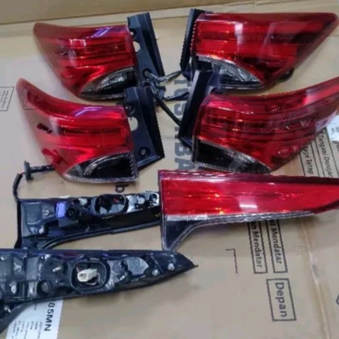 lampu stop Fortuner vrz 2016 up orginal