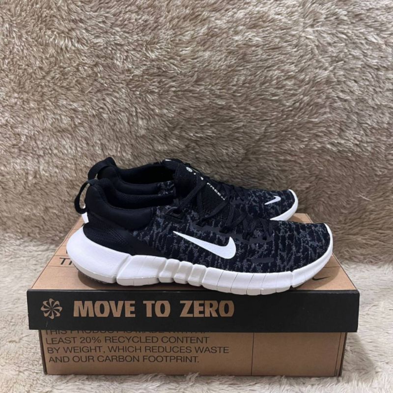 Sepatu Sneakers Nike Free Run 5.0 Black White Women