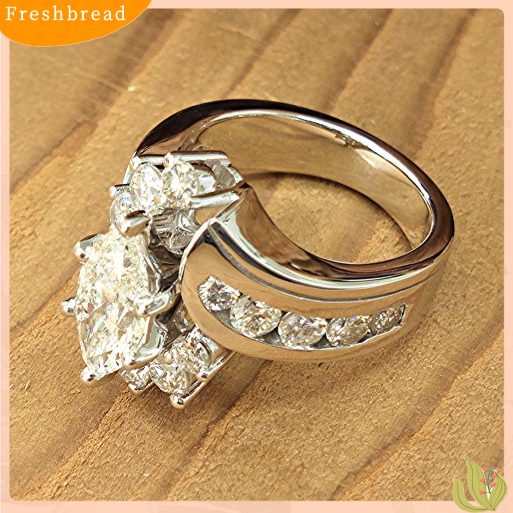 &lt; Freshbread &gt; Fashion Cincin Sparkling Creative Shape Shiny Efek Visual Tidak Iritasi Mudah Dipakai Zirkon Hias Bersinar Jari Cincin Wanita Perhiasan Pernikahan Hadiah Ulang Tahun