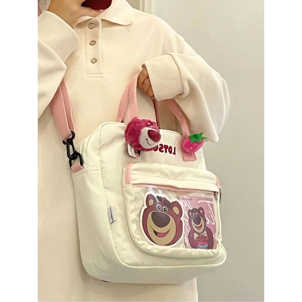 ♣Sera Toko  Strawberry Beruang Warna Kontras Kanvas Satu Bahu Messenger Tas Wanita Kartun Lucu Tas Laptop Musim Gugur dan Musim Dingin Ransel Serbaguna