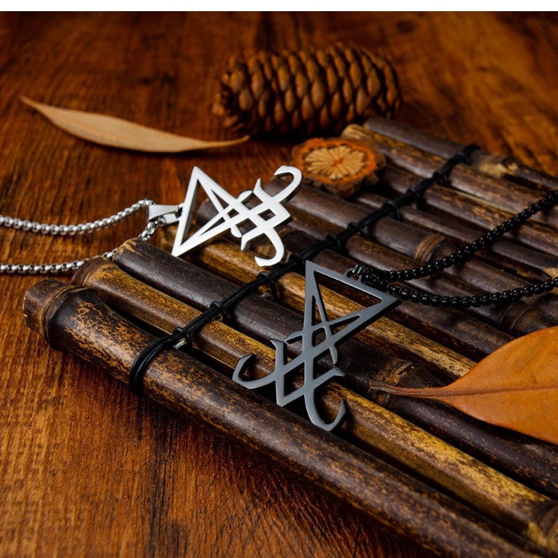 Z H Perhiasan Stainless Steel Lucifer Emblem Segel Liontin Hip Hop Rock Fashion Pria Dan Wanita Baja Titanium Kalung Retro Punk Aksesoris Pesta