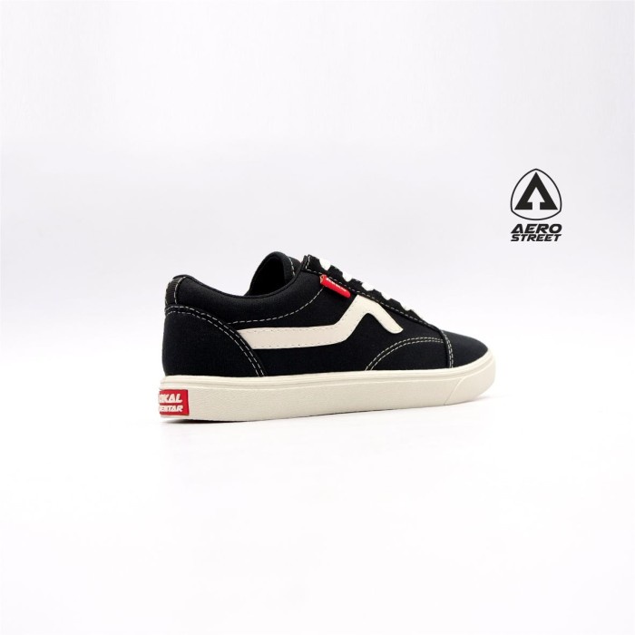 (COD) Aerostreet 36-45 Massive Low Hitam - Sepatu Sneakers Casual 21AA30 - 38