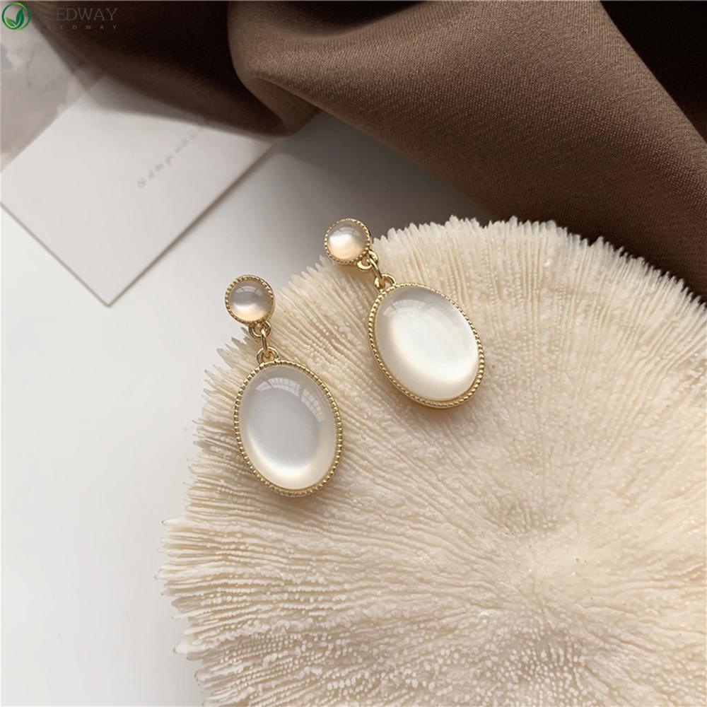 Needway Anting Temperamen Korea Perhiasan Putih Wanita Sederhana Moonlight